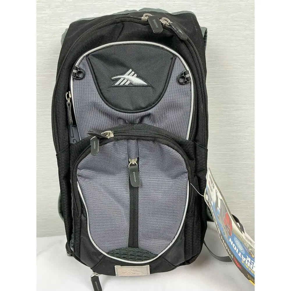 NWT High Sierra Black Expandable Hydration Pack 2L